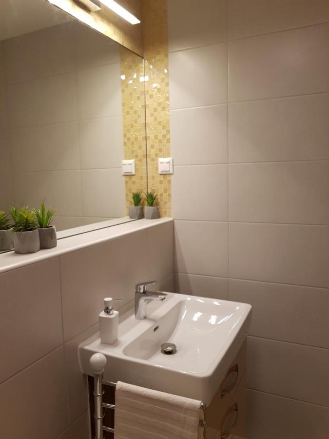 Embassy Studio Apartment Citypark Budapest Exterior foto